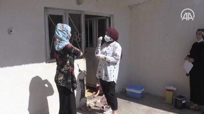 Aşı timleri Muş'un 'mavi' kategoriye geçmesi için mahalle ve köyleri dolaşıyor