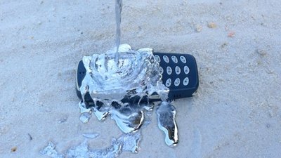 Nokia 3310'a erimiş kurşun testi