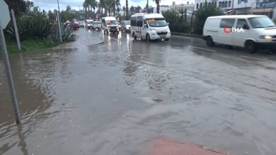 Bodrum’da sağanak etkili oldu, bazı noktalar göle döndü