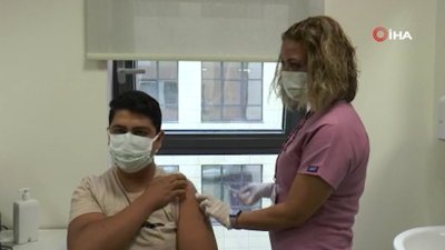 Eskişehir’de 100'üncü TURKOVAC gönüllüsü aşı yaptırdı