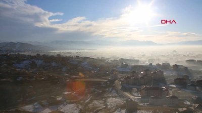 Yüksekova'da yoğun sis etkili oldu
