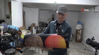 Bursa’da kendi teleskobunu yaptı, gezenleri fotoğrafladı