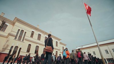 Kara Tahta dizisi- İstiklal Marşı sahnesi