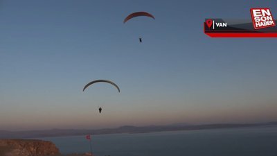 Yamaç paraşütü tutkunlarının yeni adresi Erciş oldu