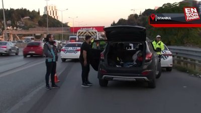 Kadıköy’de ehliyetsiz araç kullanan rap şarkıcısına ceza