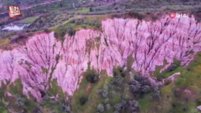 Keşfedilmeyi bekleyen renkli peri bacaları görenleri mest ediyor