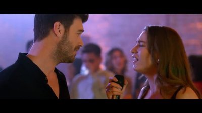 Serenay Sarıkaya'dan 'Yaramızda Kalsın' performansı