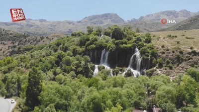 Erzincan'ın Girlevik Şelalesi'ne ziyaretçi akını