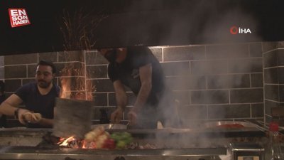 Diyarbakır'da ustaların ocakbaşında zorlu ciğer mesaisi