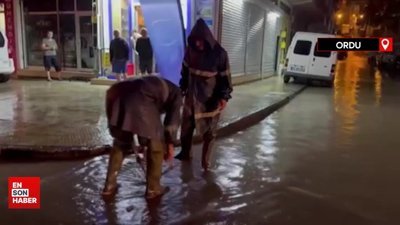 Ordu'da şiddetli sağanak! Ev ve iş yerlerini su bastı