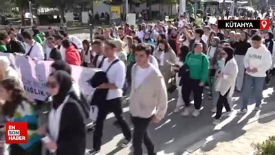 Kütahya'da 'Sağlık için bir adım at' kortej yürüyüşü