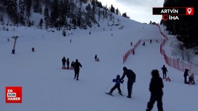 Artvin Atabarı Kayak Merkezi hafta sonu ziyaretçilerini ağırladı