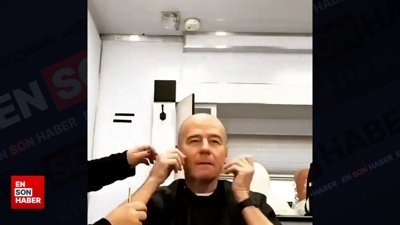 Bryan Cranston, Breaking Bad setinde Walter White'a dönüşüyor