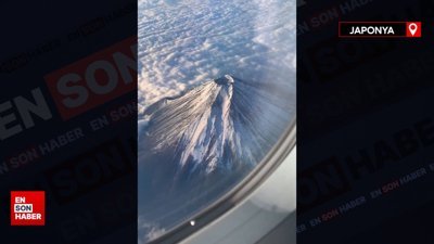Fuji Dağı'nın uçaktan muhteşem manzarası