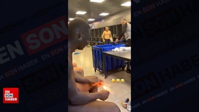 Balotelli soyunma odasına torpil attı