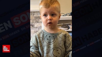 Kahve içerken suçüstü yakalanan sevimli bebek kamerada