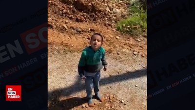 Parti arabasının peşinden koşan çocuk: Oyuncak var mı