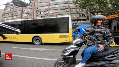Trafikte motosikletine çarpan sürücü annesi çıktı