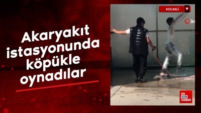 Çocuklar akaryakıt istasyonundaki köpükle böyle oynadı