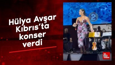 Hülya Avşar Kıbrıs'ta konser verdi