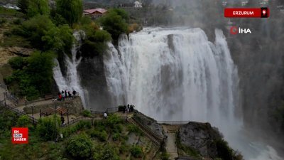 Erzurum'da Tortum şelalesi coştu