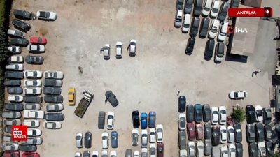 Yediemin otoparklarında milyonluk araçlar hurdaya çıkıyor