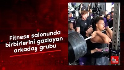 Fitness salonunda birbirlerini gazlayan arkadaş grubu