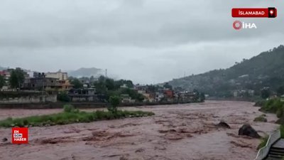 Pakistan muson yağmurlarına teslim oldu
