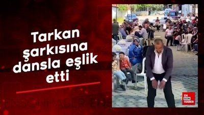 Denizli’de bir düğünde, Tarkan’ın Kuzu Kuzu şarkısına dansla eşlik eden adam