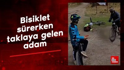 Bisiklet sürerken taklaya gelen adam
