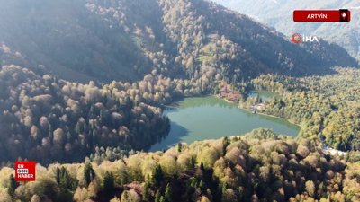 Borçka Karagöl sonbaharın renklerine büründü