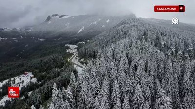 Kastamonu'da karla kaplanan ormanlar dron ile görüntülendi