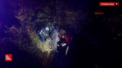 Zonguldak'ta otomobil su kanalına devrildi