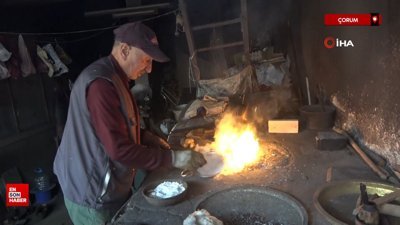 Çorum'da 76 yaşında her gün dükkanını açıyor, bakıra yeniden hayat veriyor