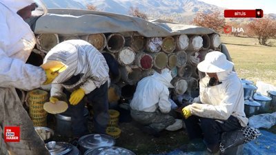 Bitlis'te karakovan balının hasadı sürüyor