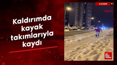 Kayseri'de kaldırımda kayak takımlarıyla kaydı