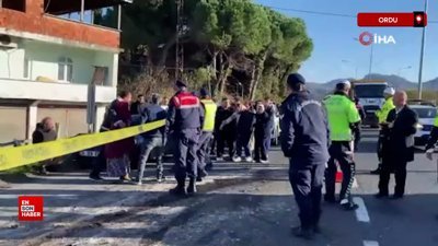 Ordu'da otomobil, kavşaktan dönen kamyona arkadan çarptı