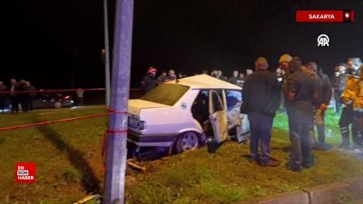 Sakarya'da iki otomobil kafa kafaya çarpıştı