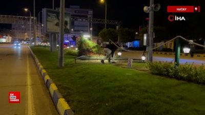 Hatay'da güldüren sensör sitemini denemek isteyen çimlere bastı