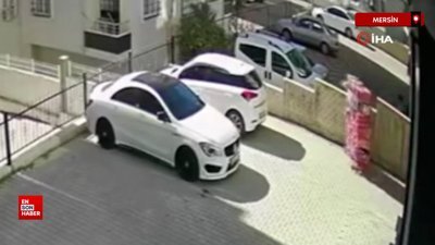 Mersin'de kuvvetli rüzgar markette stanttaki ürünü böyle sürükledi