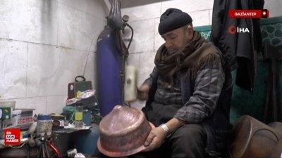 Gaziantep'te bir metrekarelik dükkanda bakıra adanmış ömür