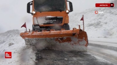 Antalya’da kar yağışı başladı