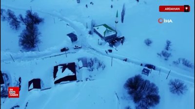 Ardahan'da cami lojmanının üzerine çığ düştü