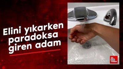 Elini yıkarken paradoksa giren adam
