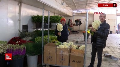 İzmir'de çiçek mezadında Sevgililer Günü bereketi