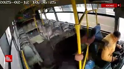 Kocaeli'de şoförün bayıldığı özel halk otobüsünü yolcu durdurmaya çalıştı