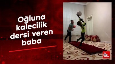 Oğluna kalecilik dersi veren baba