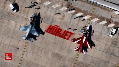 İki HÜRJET aynı anda gökyüzünde