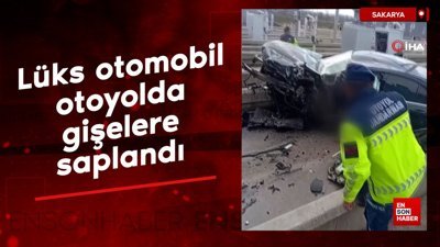 Sakarya'da lüks otomobil, otoyolda gişelere saplandı