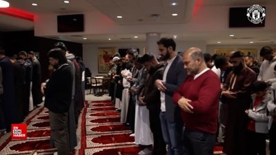 Manchester United, Müslüman taraftarları için iftar organizasyonu düzenledi